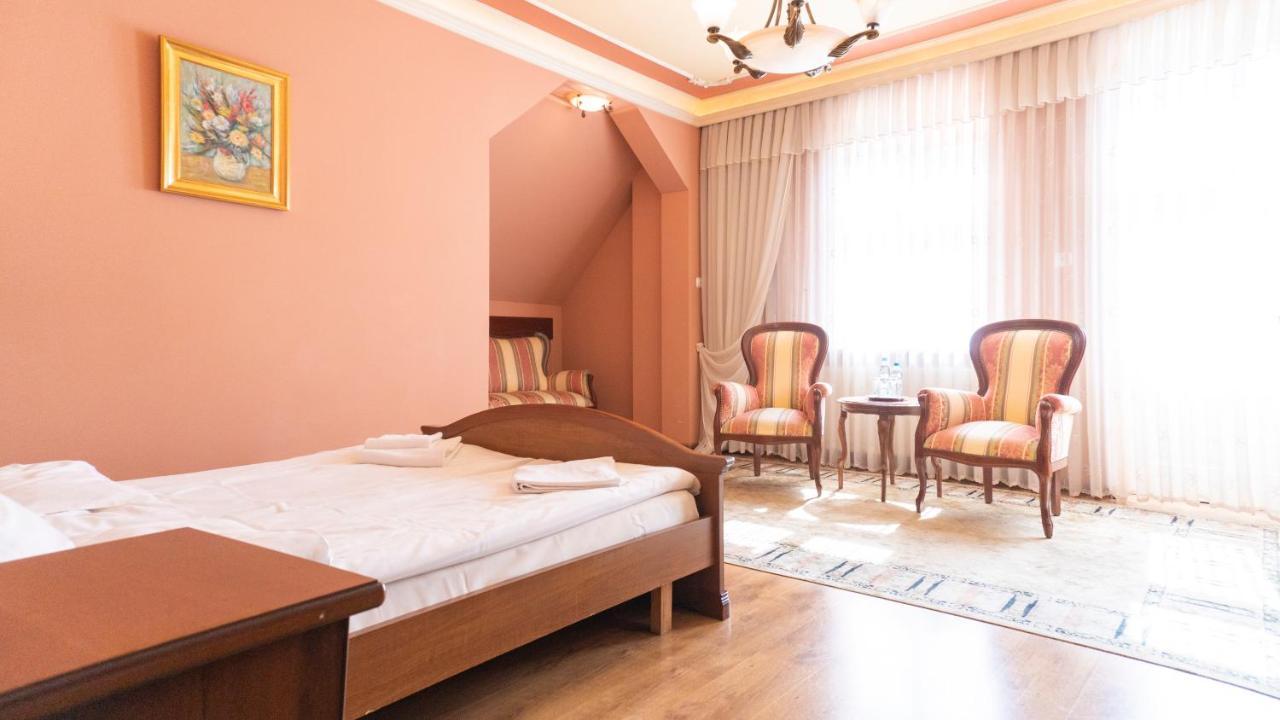 Hotel "Dworek Lesniczowka" Wodzisław Śląski Exterior foto