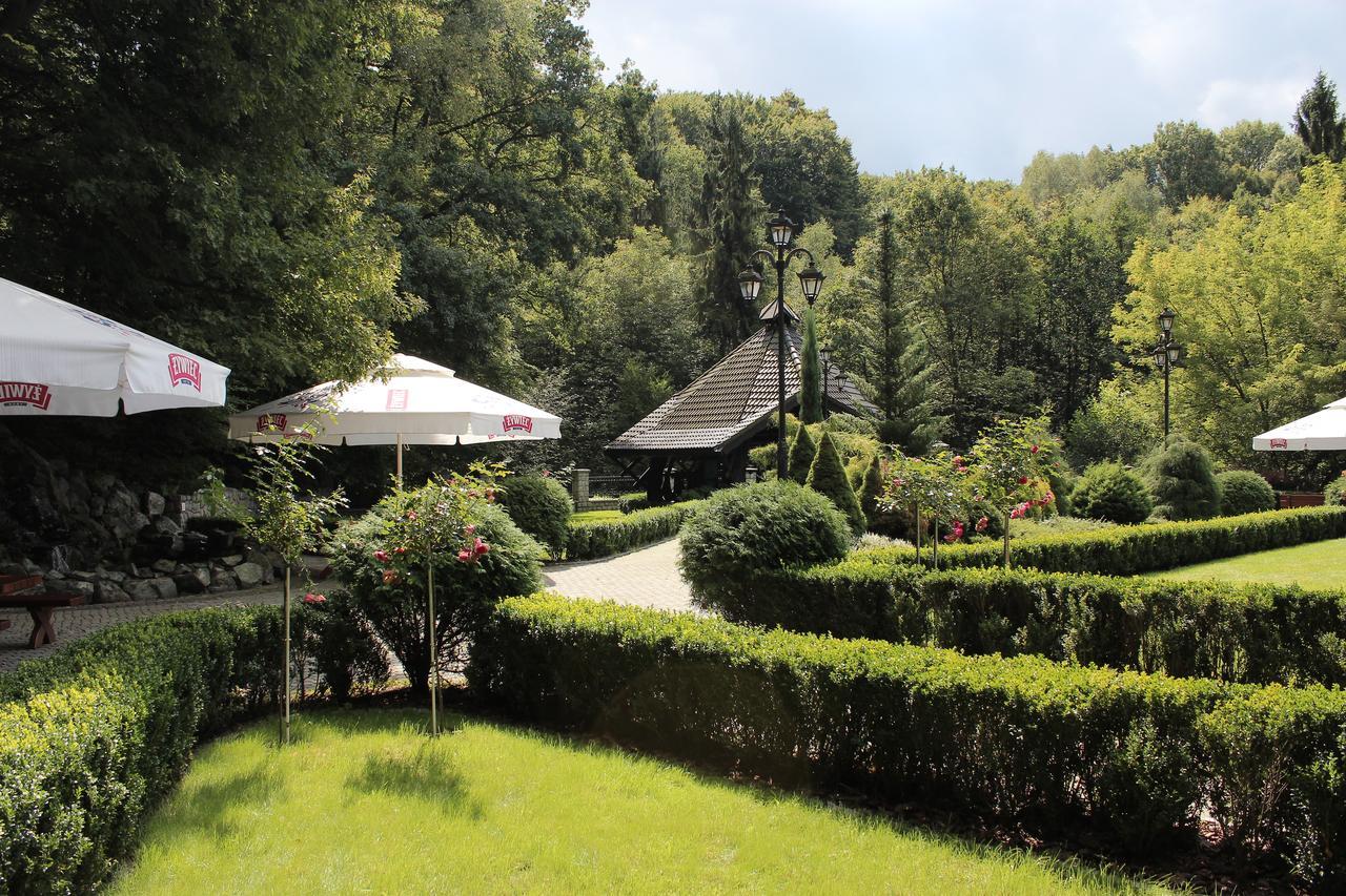 Hotel "Dworek Lesniczowka" Wodzisław Śląski Exterior foto