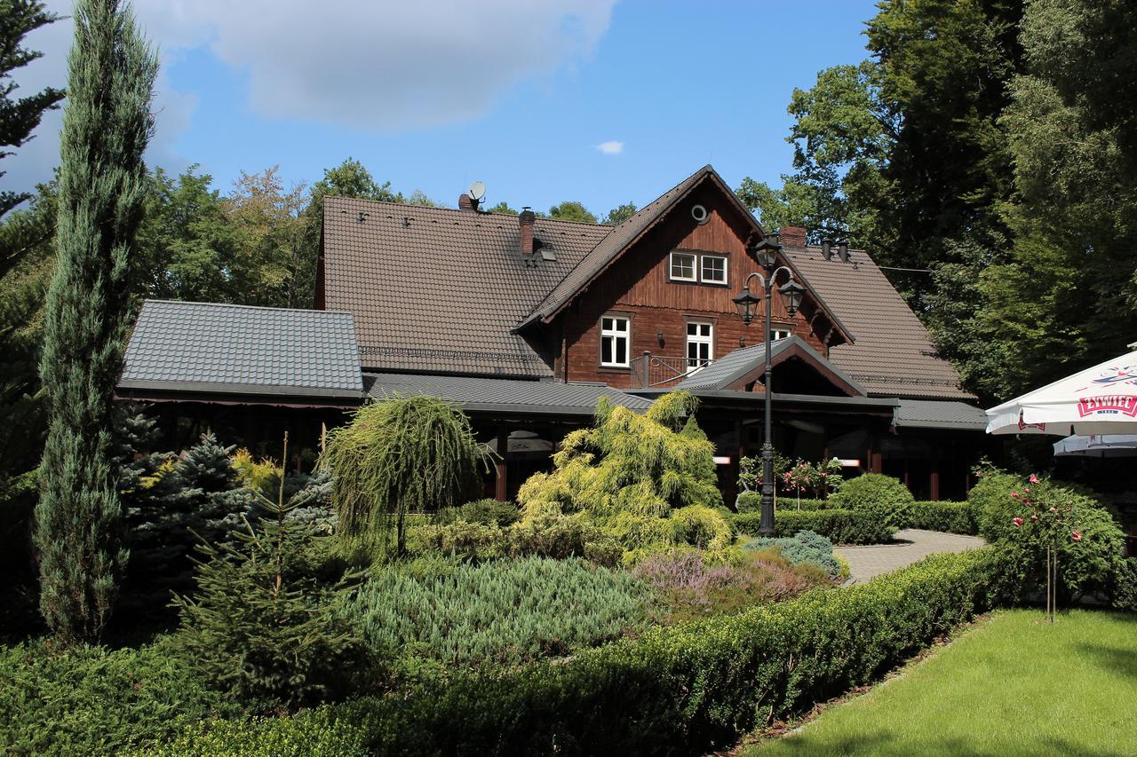Hotel "Dworek Lesniczowka" Wodzisław Śląski Exterior foto