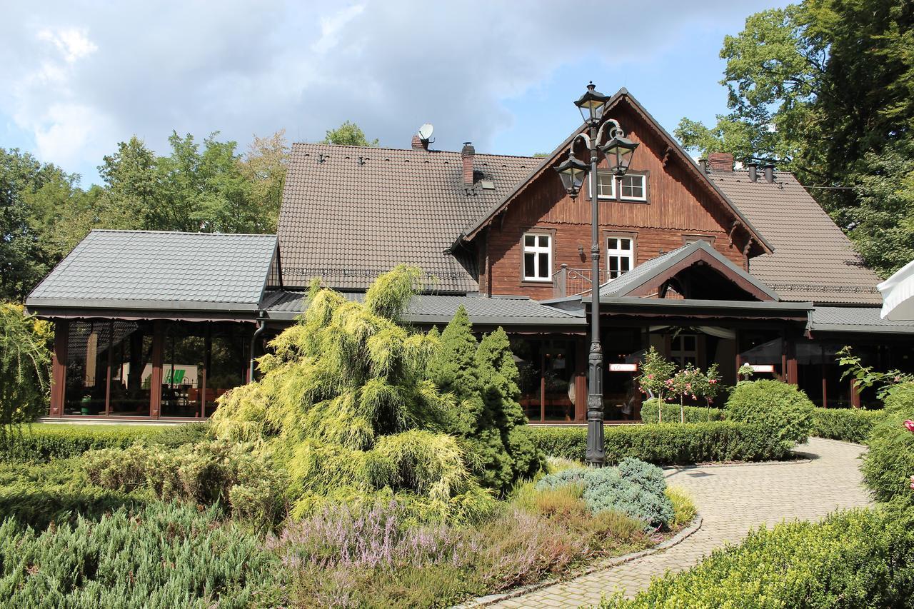 Hotel "Dworek Lesniczowka" Wodzisław Śląski Exterior foto